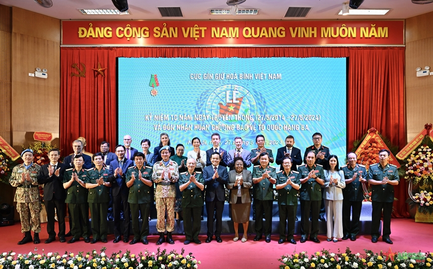 Cục Gìn giữ hòa bình Việt Nam kỷ niệm 10 năm Ngày truyền thống và đón nhận Huân chương Bảo vệ Tổ quốc hạng Ba